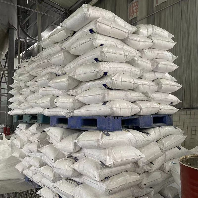 چسب RA از ۶۵٪ ملامین هکسامتوکسیل و حامل بی عمل تشکیل شده است. در ترکیب با گیرنده متیلن، می تواند به طور موثر چسبندگی بین مواد تقویت کننده لاستیک و فولاد را افزایش دهد.